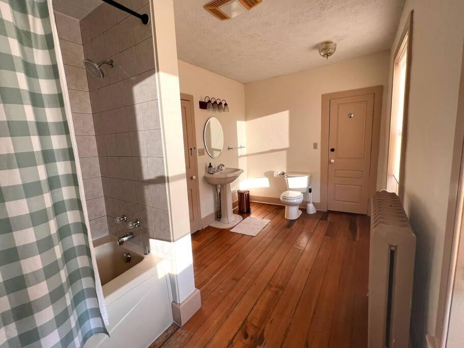Colonial 55 * North East