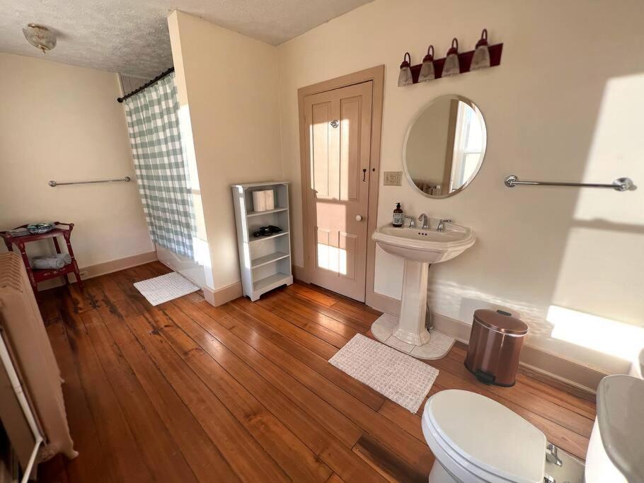 Colonial 55 * North East